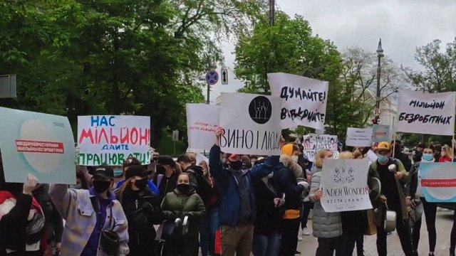 У Києві під Кабміном протестують ресторатори
