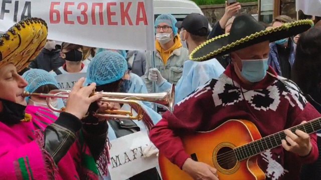 У Києві під Кабміном протестують ресторатори