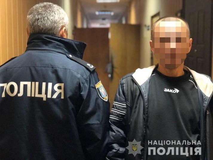 У центрі Києва троє чоловіків напали на лікаря (фото, відео)