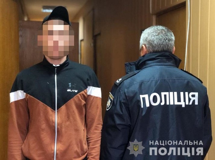 У центрі Києва троє чоловіків напали на лікаря (фото, відео)