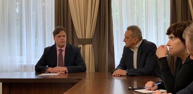 Голова Фонду держмайна Дмитро Сенниченко та в.о. гендиректора «Центренерго» Олександр Корчинський