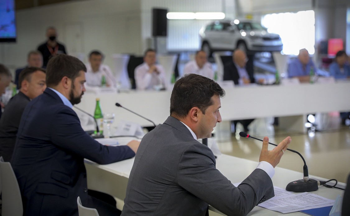 Володимир Зеленський обговорив з представниками провідних компаній Закарпаття нагальні проблеми бізнесу в регіоні